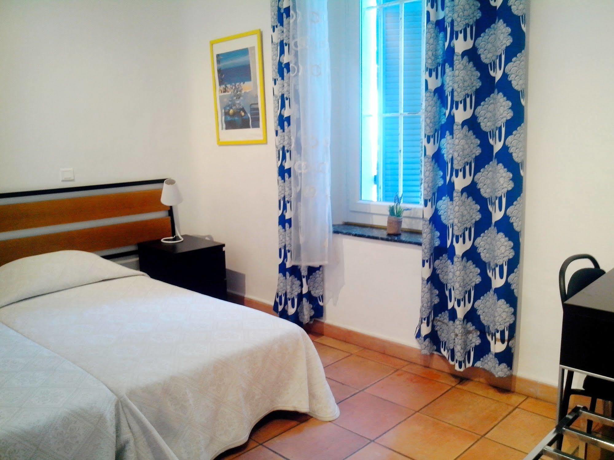 Les Lavandes La Ciotat Bagian luar foto